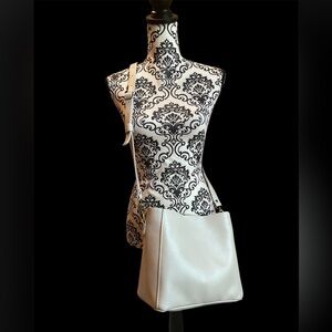 Portland Leather Goods Butterfly Bucket Bag in Pearl